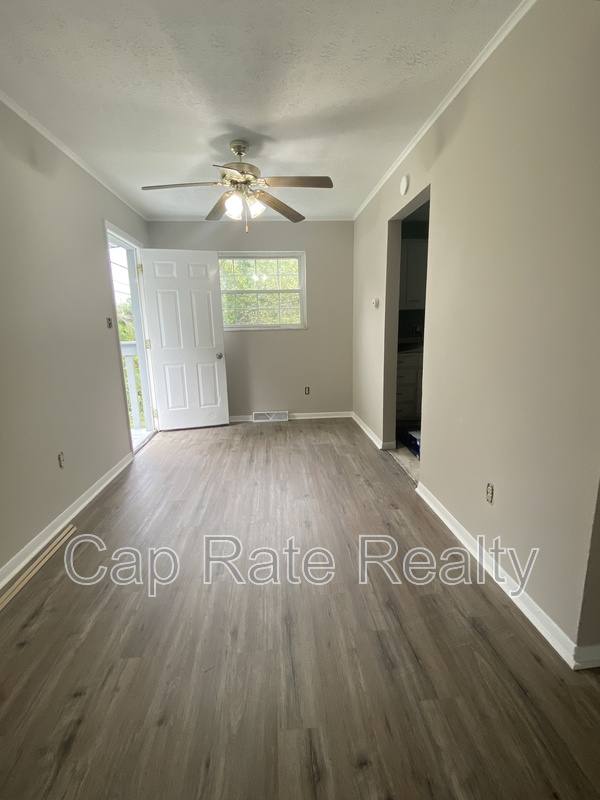 House for rent at 1226 Parkview Dr, Columbus, OH 43229