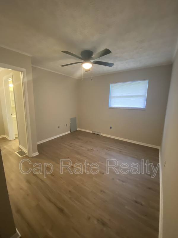 House for rent at 1226 Parkview Dr, Columbus, OH 43229