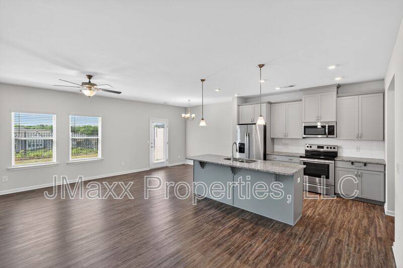 Townhouse for rent at 185 Madison Bend, Woodstock, GA 30188