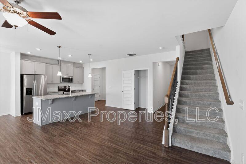 Townhouse for rent at 185 Madison Bend, Woodstock, GA 30188