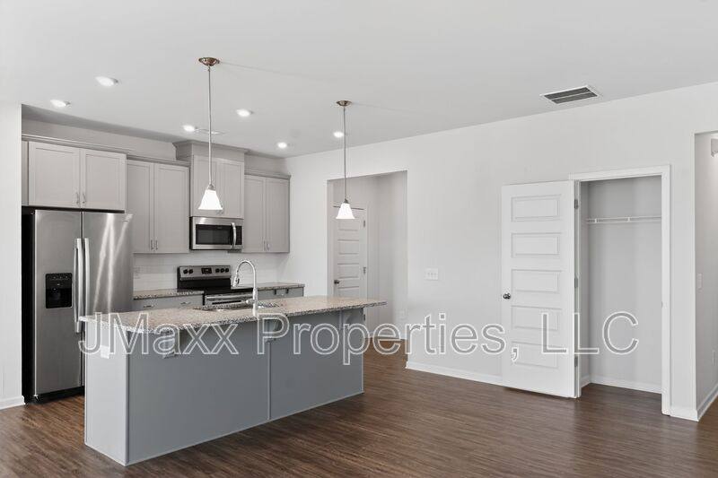 Townhouse for rent at 185 Madison Bend, Woodstock, GA 30188