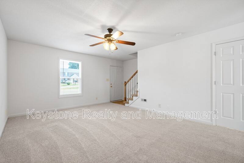 Townhouse for rent at 512 Peachers Ridge Rd #2B, Clarksville, TN 37042