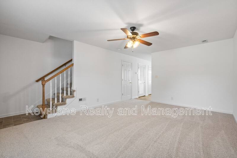 Townhouse for rent at 512 Peachers Ridge Rd #2B, Clarksville, TN 37042