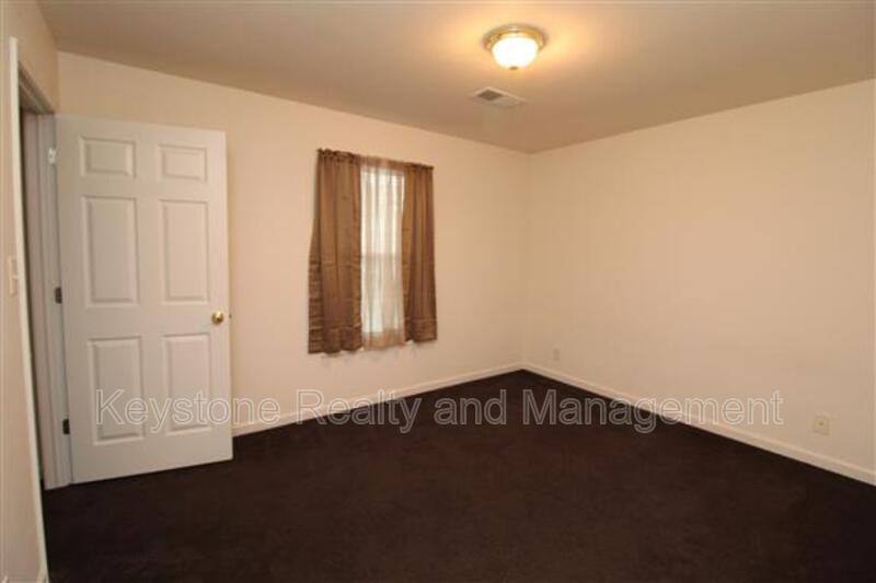 Townhouse for rent at 512 Peachers Ridge Rd #2B, Clarksville, TN 37042