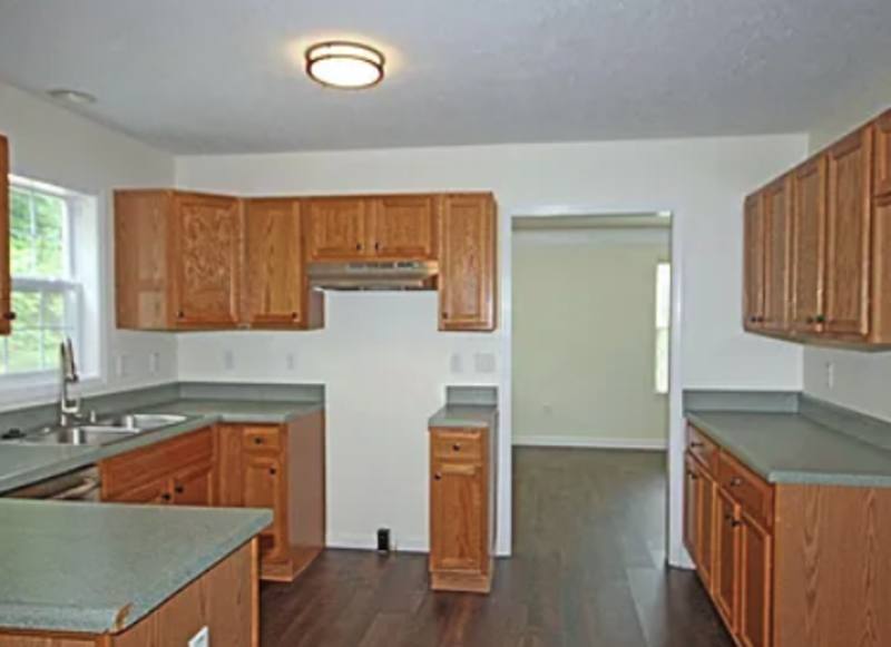 House for rent at 41 E Castle Dr, Greenville, SC 29605