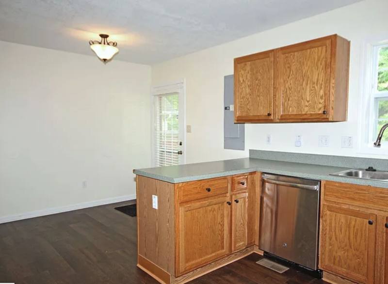 House for rent at 41 E Castle Dr, Greenville, SC 29605
