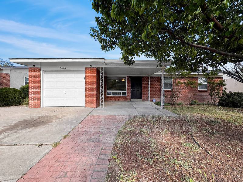 House for rent at 2804 19th St NW, Albuquerque, NM 87104
