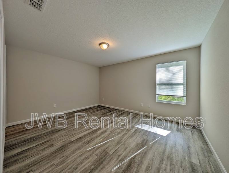 House for rent at 1209 Ellis Rd S, Jacksonville, FL 32205
