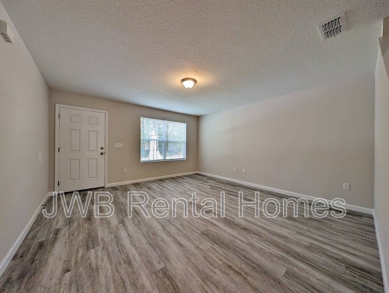 House for rent at 1209 Ellis Rd S, Jacksonville, FL 32205