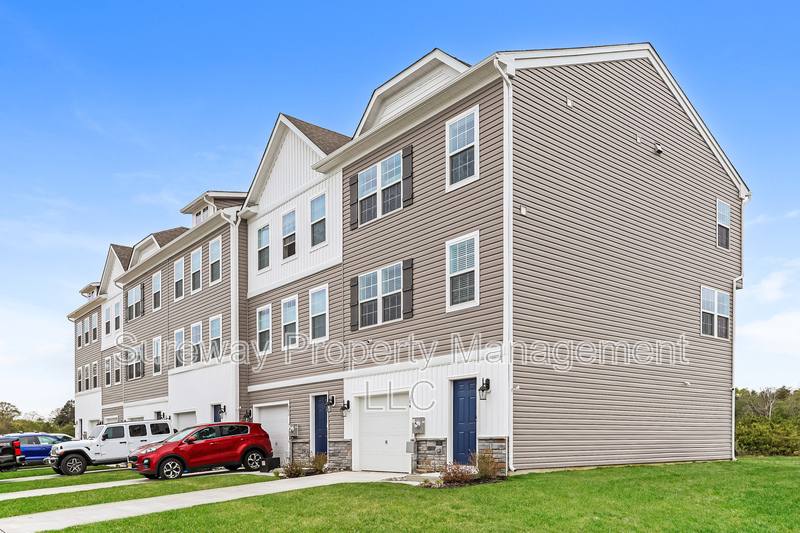 Townhouse for rent at 204 Sandy Ridge Rd, Sicklerville, NJ 08081