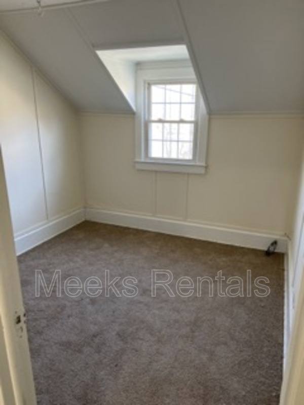 Apartment for rent at 506 2nd St #A, Saint Albans, WV 25177