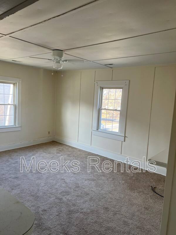 Apartment for rent at 506 2nd St #A, Saint Albans, WV 25177
