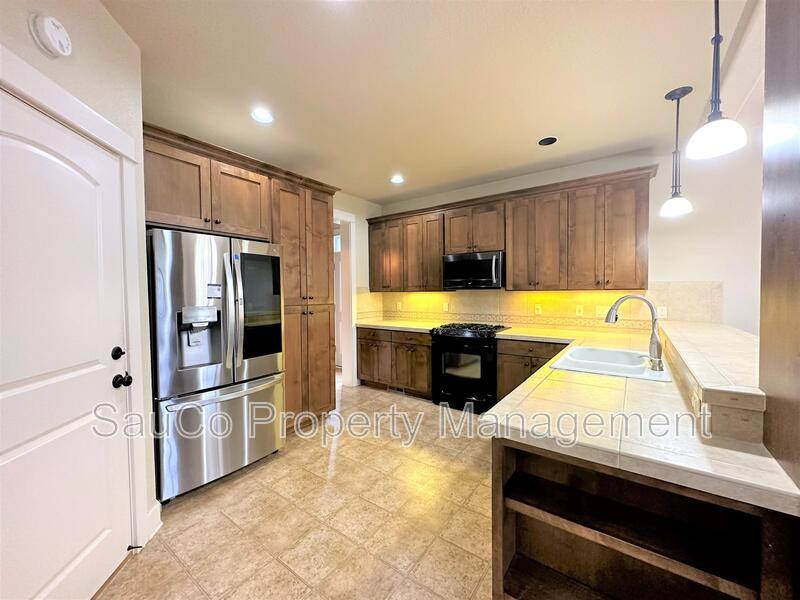 House for rent at 727 NE 65th Court, Hillsboro, OR 97124