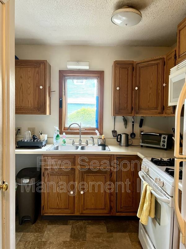 Apartment for rent at 115-7 N Winooski Ave #7, Burlington, VT 05401