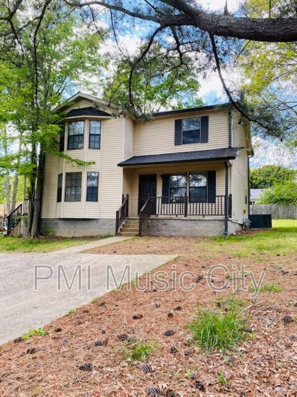 Apartment for rent at 206 Reeves St #B, Dickson, TN 37055