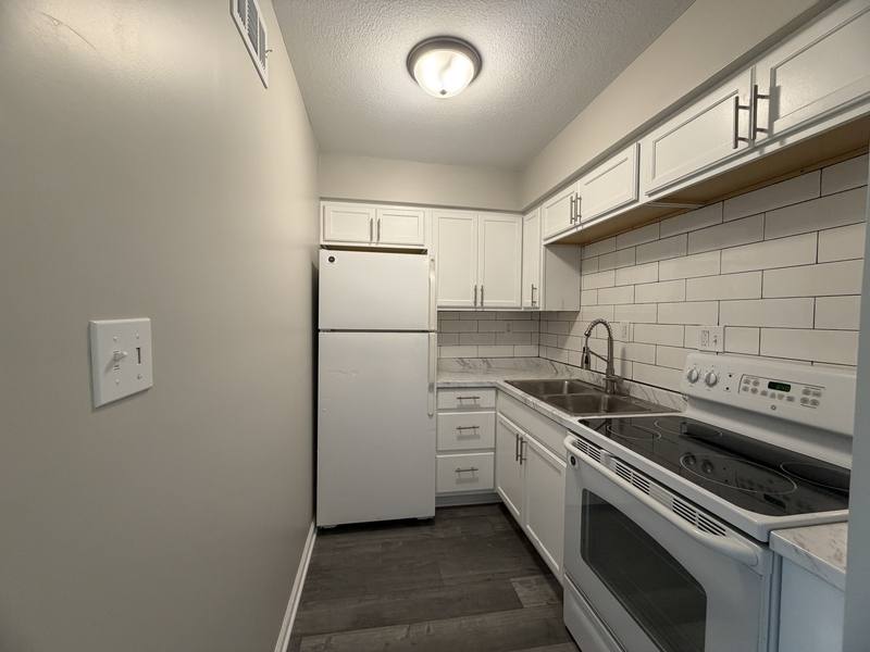 Apartment for rent at 611 Ewing Ave #B, Kansas City, MO 64125