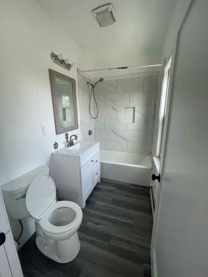 Apartment for rent at 11 Wright St, Gardner, MA 01440