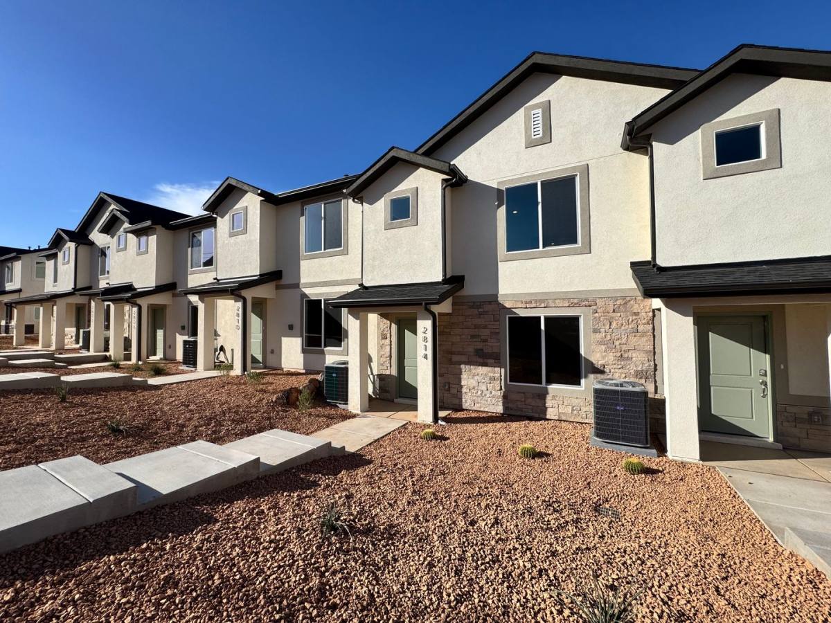 Townhouse for rent at 2814 E Fireweed Lane, Washington, UT 84780