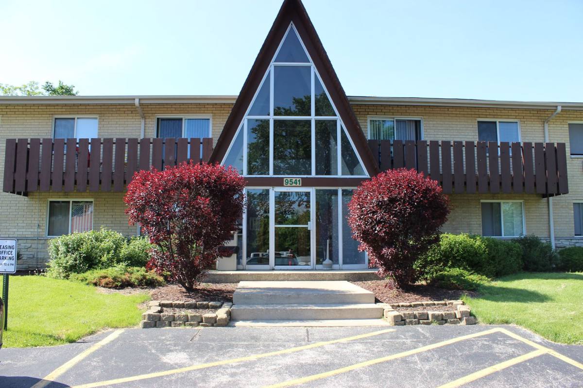Apartment for rent at 9535-9545 W Oklahoma Ave, Milwaukee, WI 53227