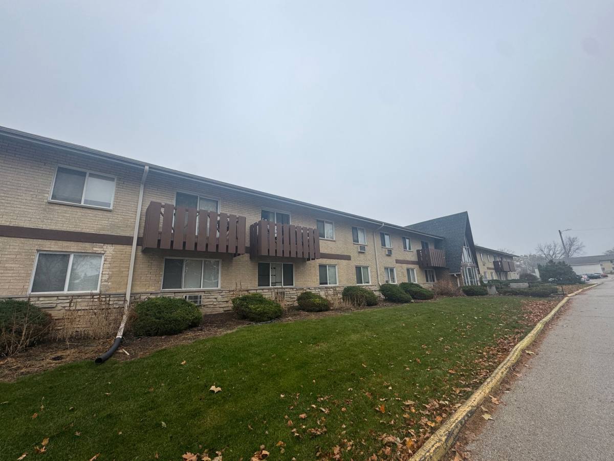 Apartment for rent at 9535-9545 W Oklahoma Ave, Milwaukee, WI 53227