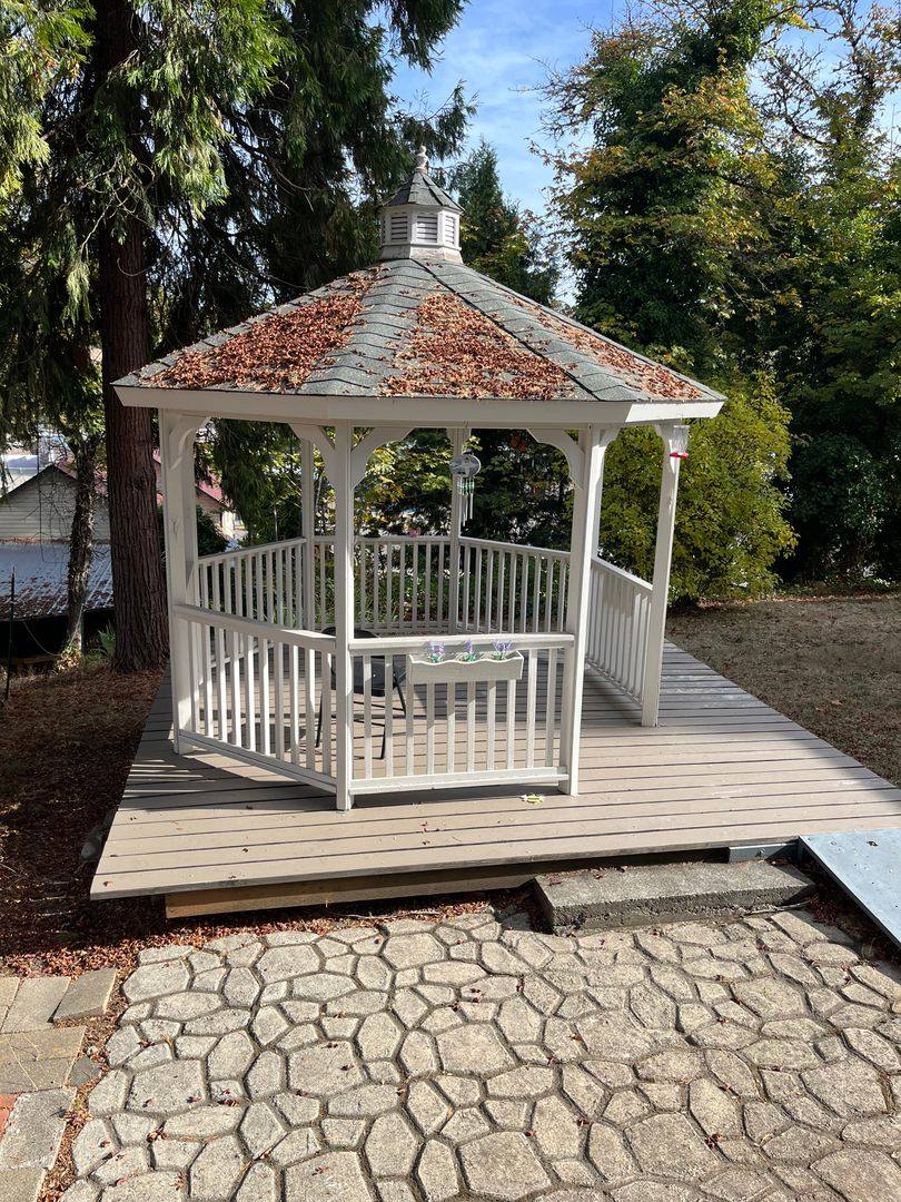 House for rent at 325 NW Pine St, Canyonville, OR 97417