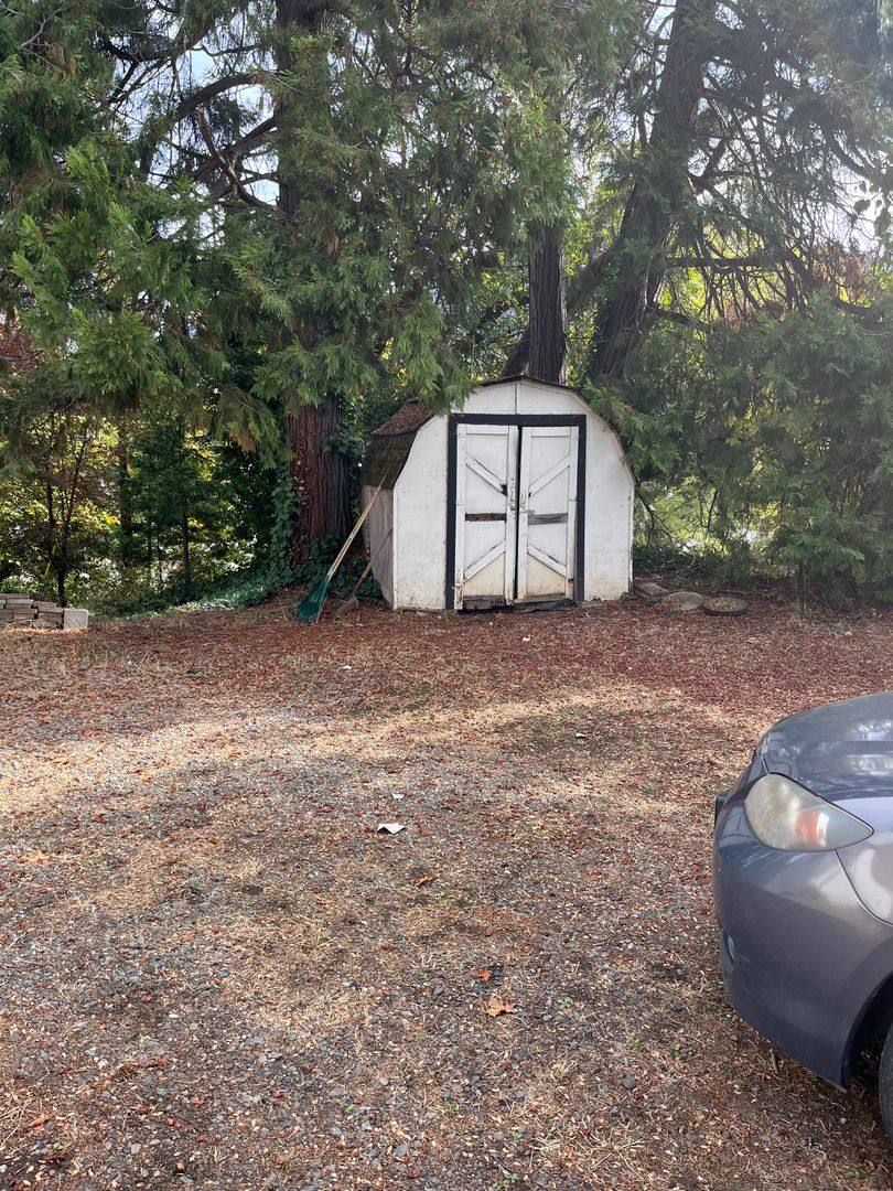 House for rent at 325 NW Pine St, Canyonville, OR 97417