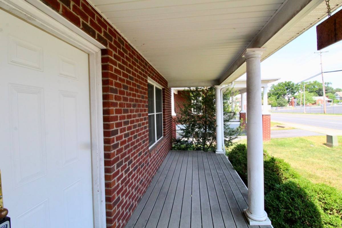 Apartment for rent at 301 W Market St, Harrisonburg, VA 22801