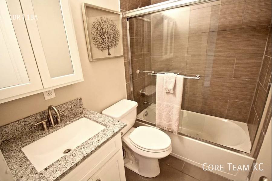 Apartment for rent at 4916 Grand Ave #11, Kansas City, MO 64112