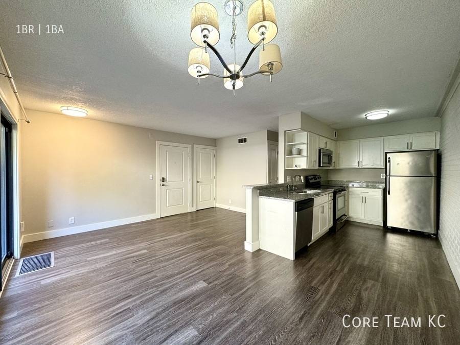 Apartment for rent at 4916 Grand Ave #11, Kansas City, MO 64112