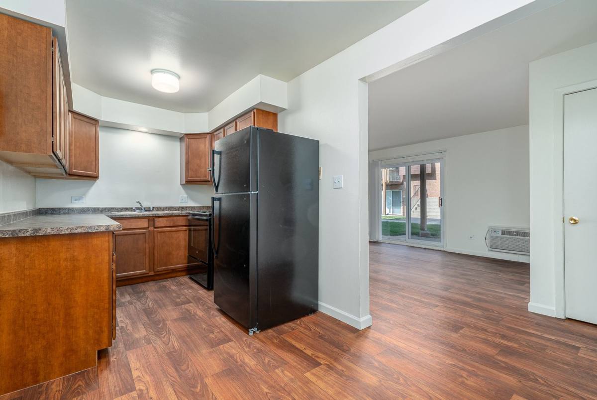 Apartment for rent at 1 E Bradford Rd, Joliet, IL 60433