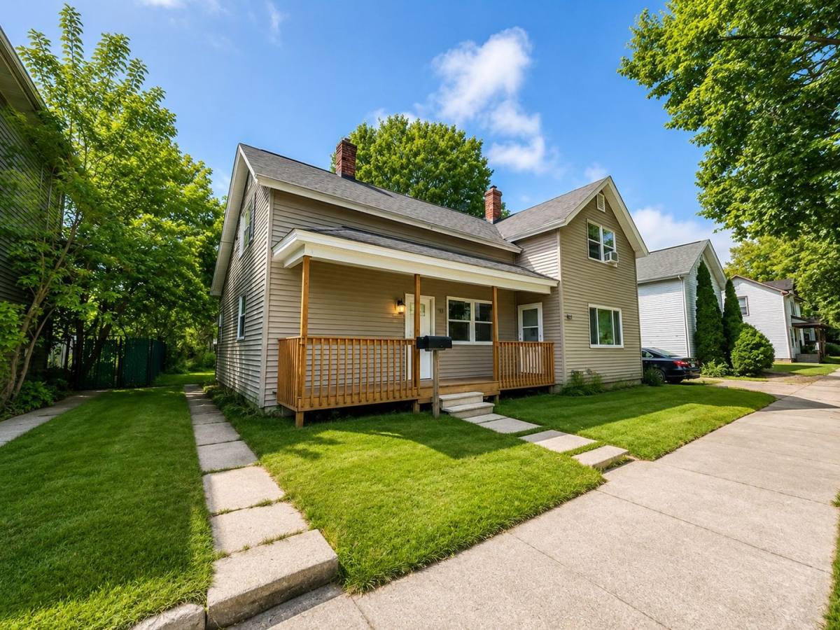 Apartment for rent at 714 716 Chicago Ave, Wausau, WI 54403