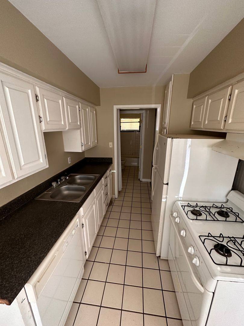 Apartment for rent at 1120 S Detroit Ave, Russellville, AR 72801