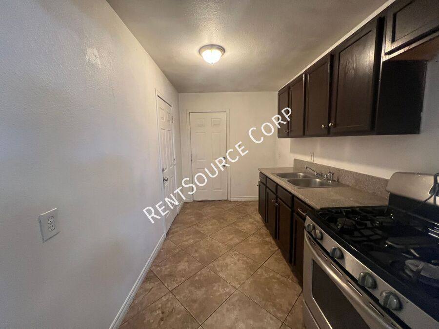 Apartment for rent at 411 S First Ave #B, Barstow, CA 92311