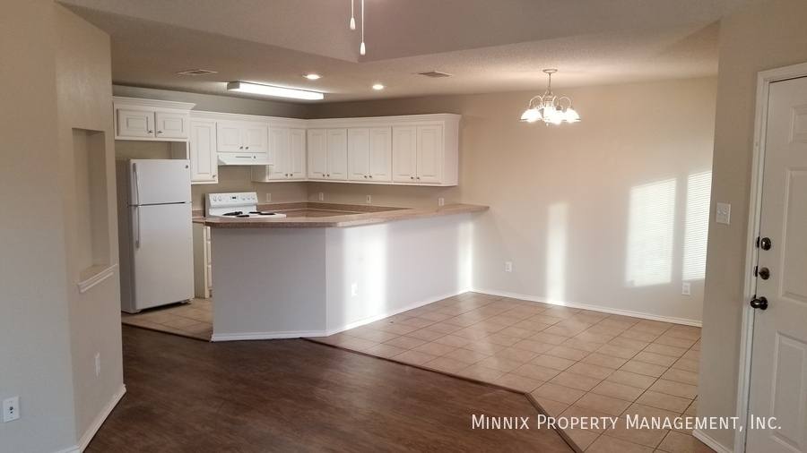 Townhouse for rent at 3112 110th St #B, Lubbock, TX 79423