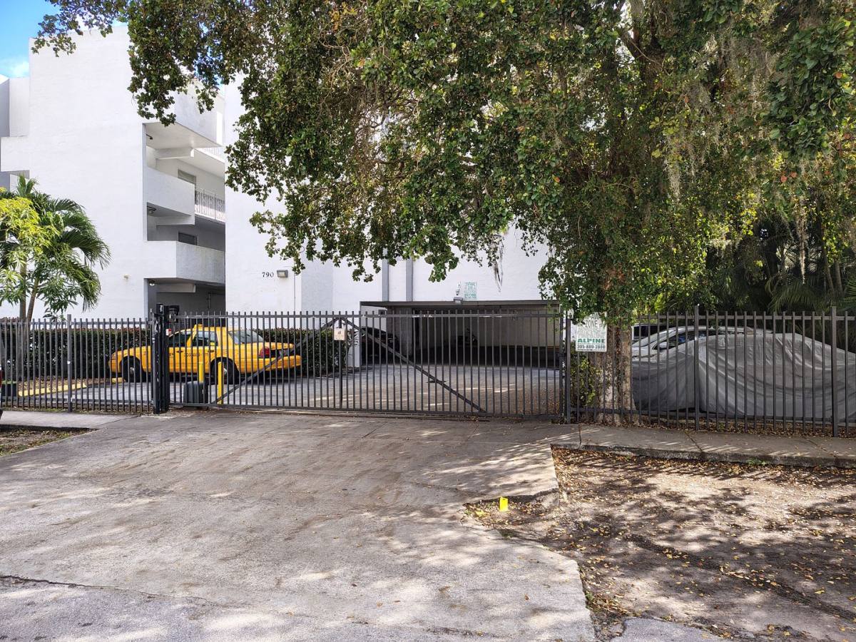 Apartment for rent at 790 NE 128th St, Miami, FL 33161