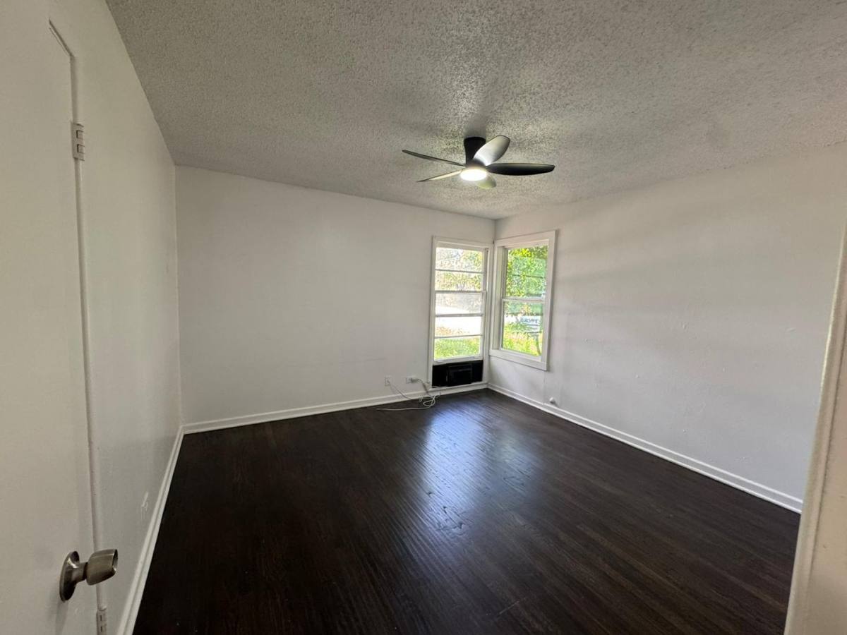 Apartment for rent at 400-402 N Jefferson, Kaufman, TX 75142