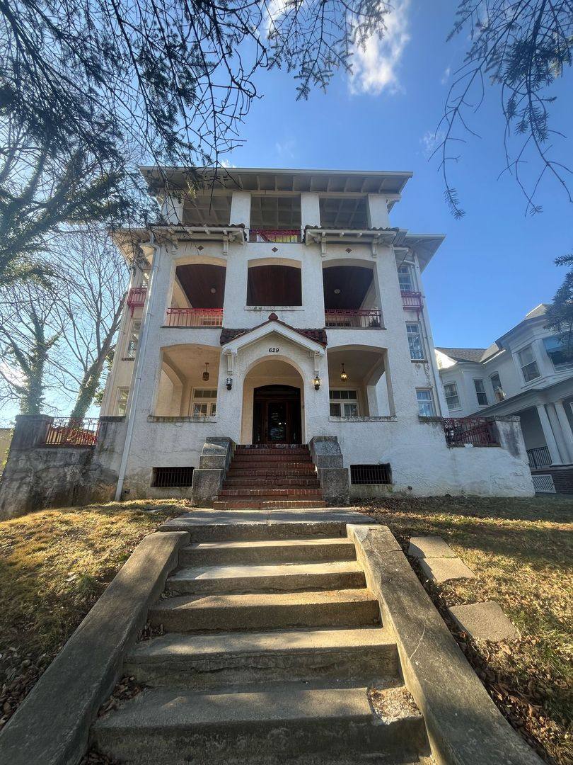 Apartment for rent at 629 Oak Hill Ave, Hagerstown, MD 21740