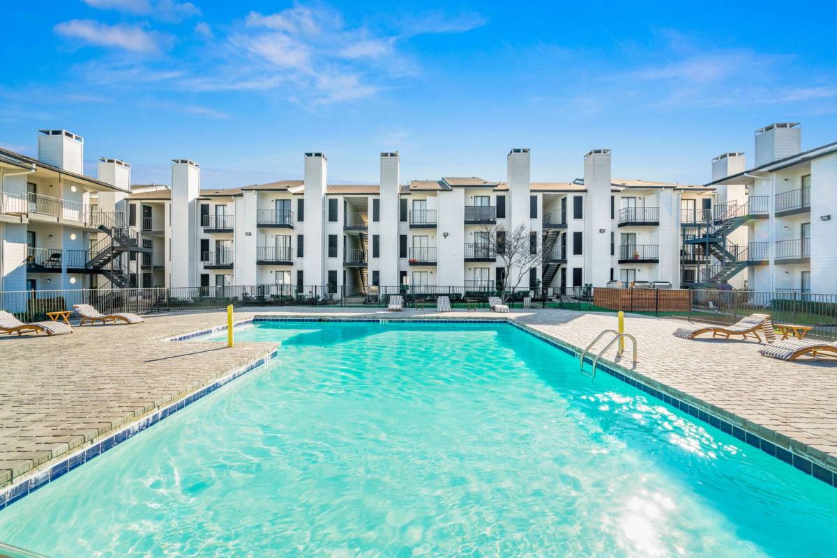 Apartment for rent at 7720 McCallum Blvd, Dallas, TX 75252