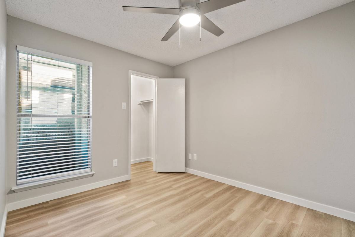 Apartment for rent at 7720 McCallum Blvd, Dallas, TX 75252