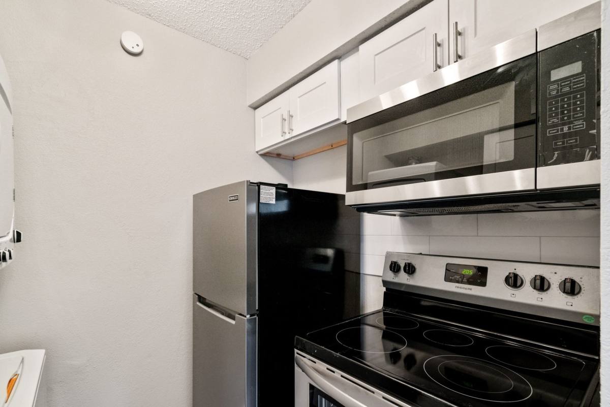 Apartment for rent at 7720 McCallum Blvd, Dallas, TX 75252