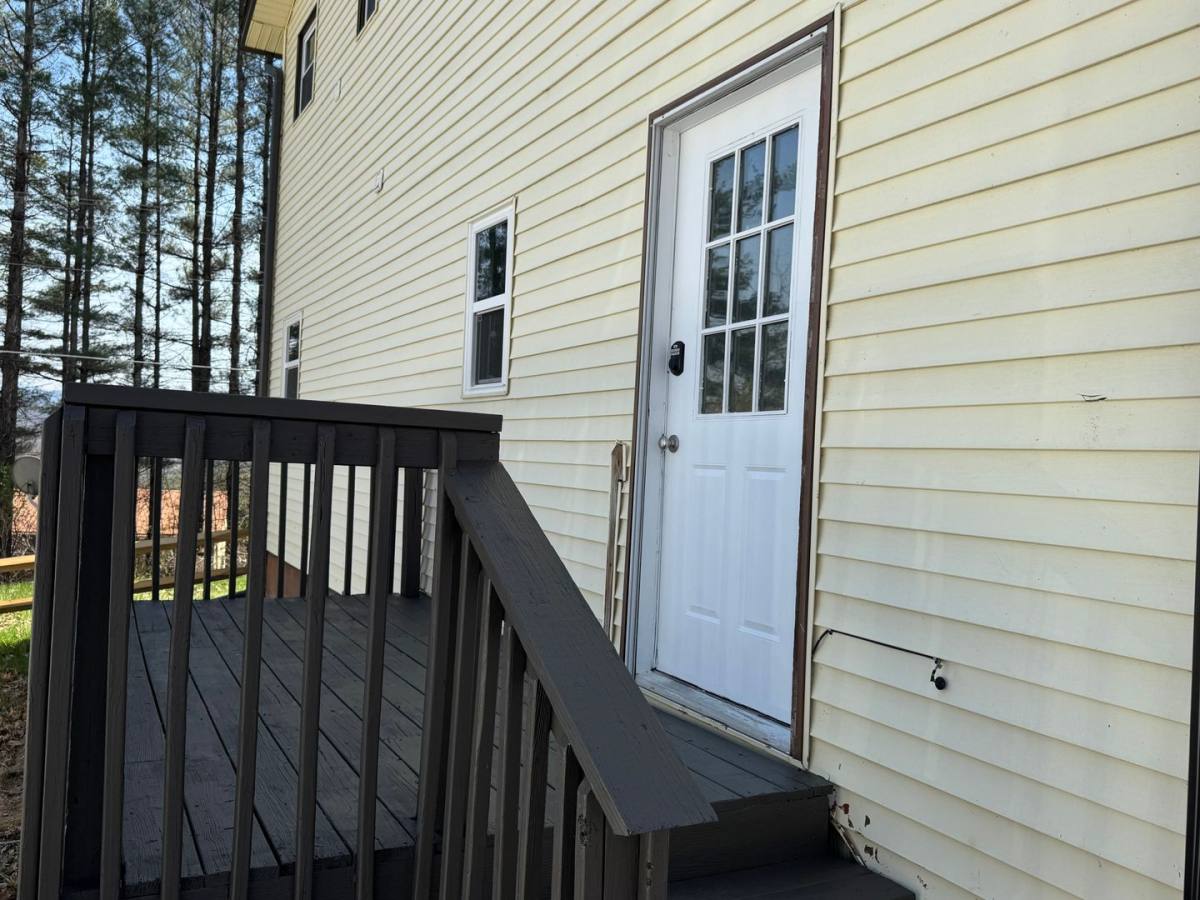 Apartment for rent at 115 Towneview Estates Dr, Elizabethton, TN 37643