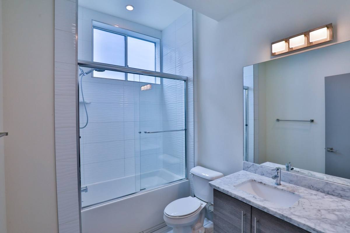 Apartment for rent at 1208 W 25th St, Los Angeles, CA 90007