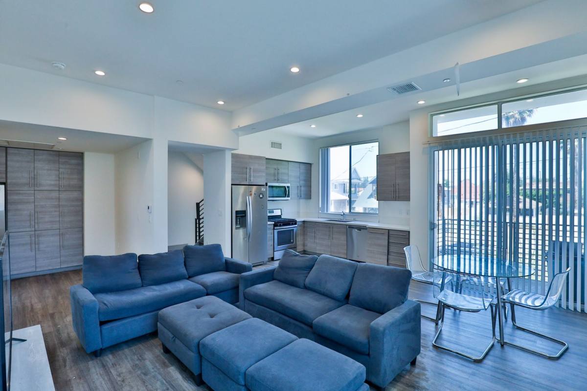 Apartment for rent at 1208 W 25th St, Los Angeles, CA 90007