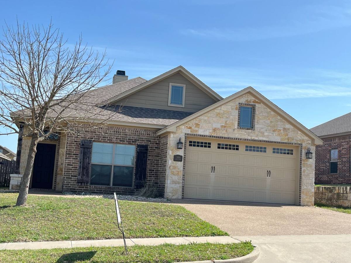 House for rent at 3004 Silver Saddle Dr, Waco, TX 76706
