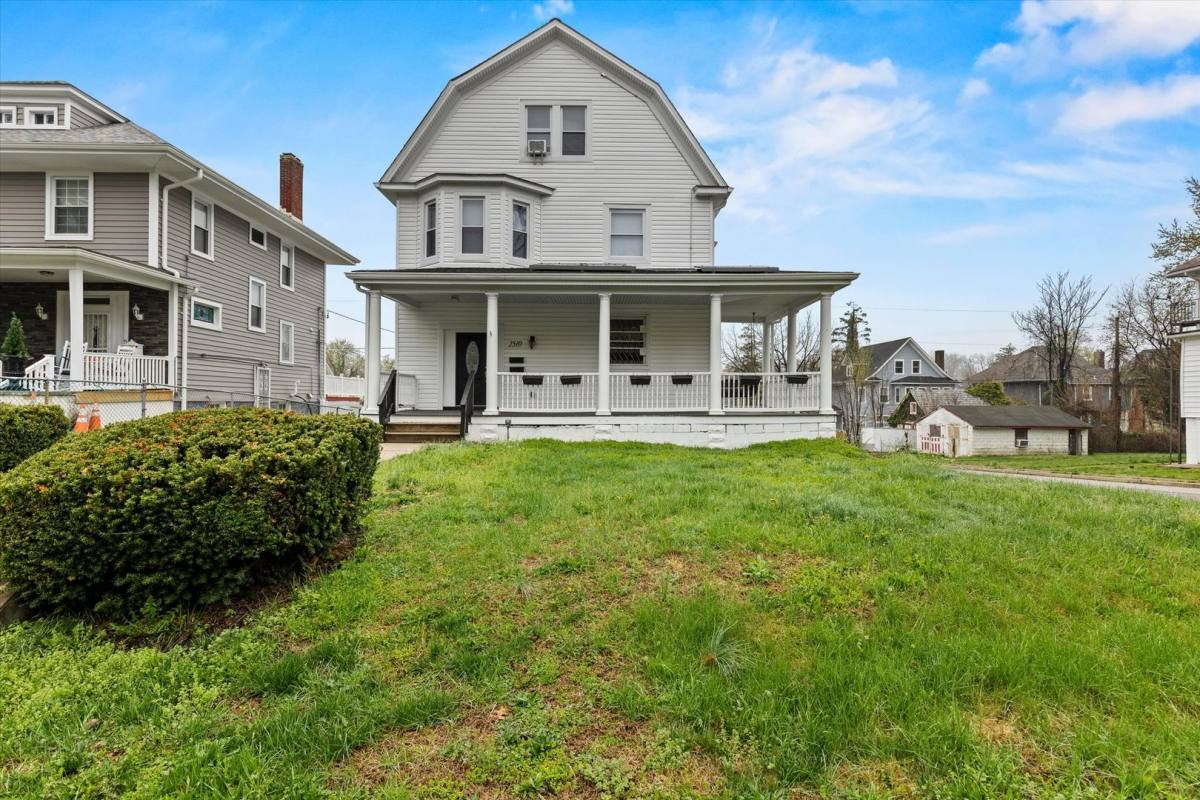 House for rent at 2510 Roslyn Ave, Baltimore, MD 21216