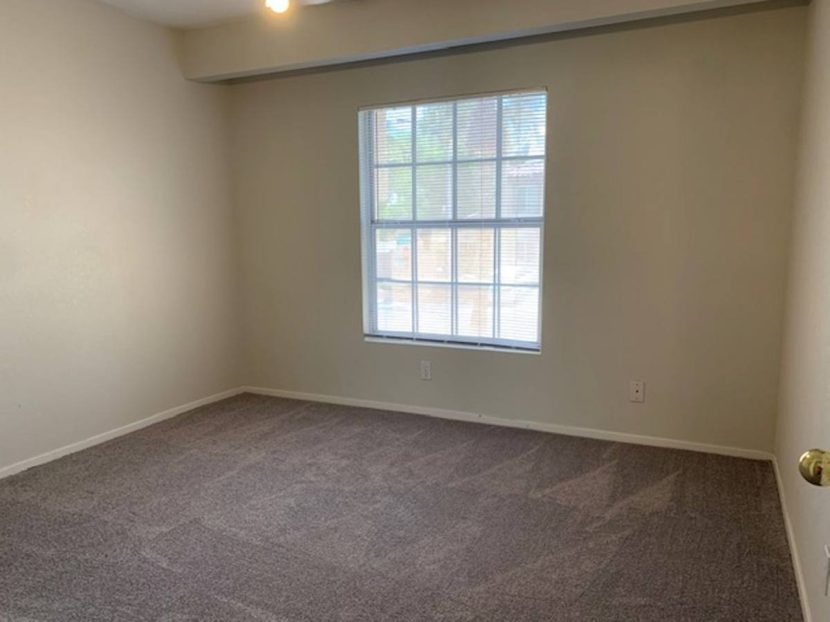 Townhouse for rent at 7604 Almeria Ave, Las Vegas, NV 89128