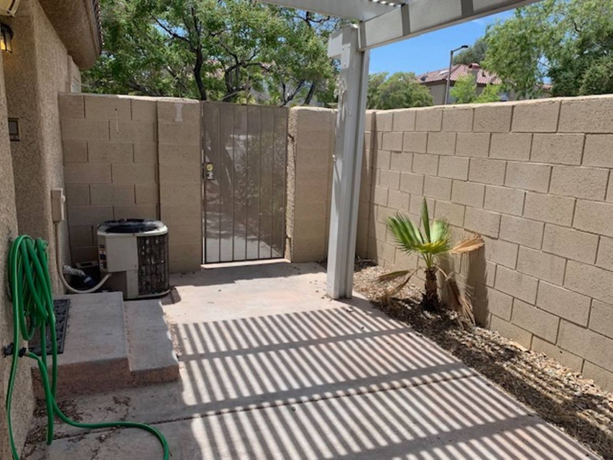 Townhouse for rent at 7604 Almeria Ave, Las Vegas, NV 89128