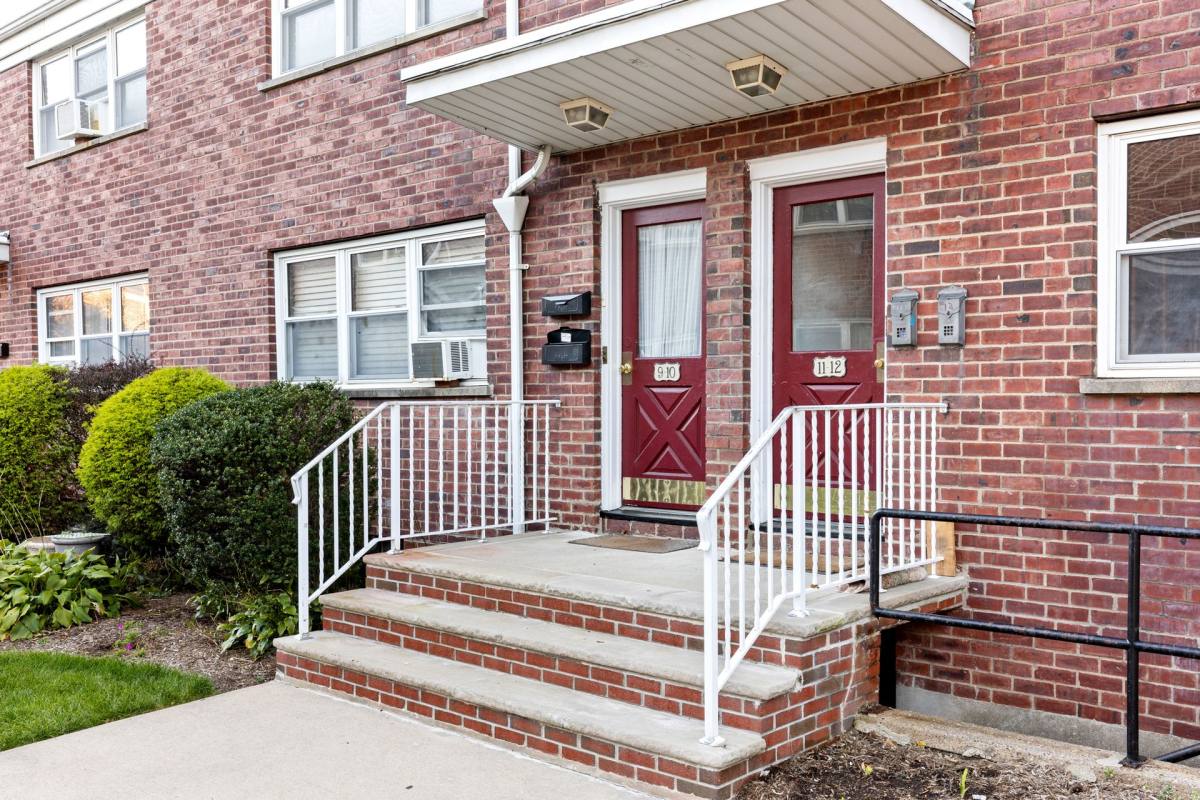 Apartment for rent at 215 Second St, Hackensack, NJ 07601