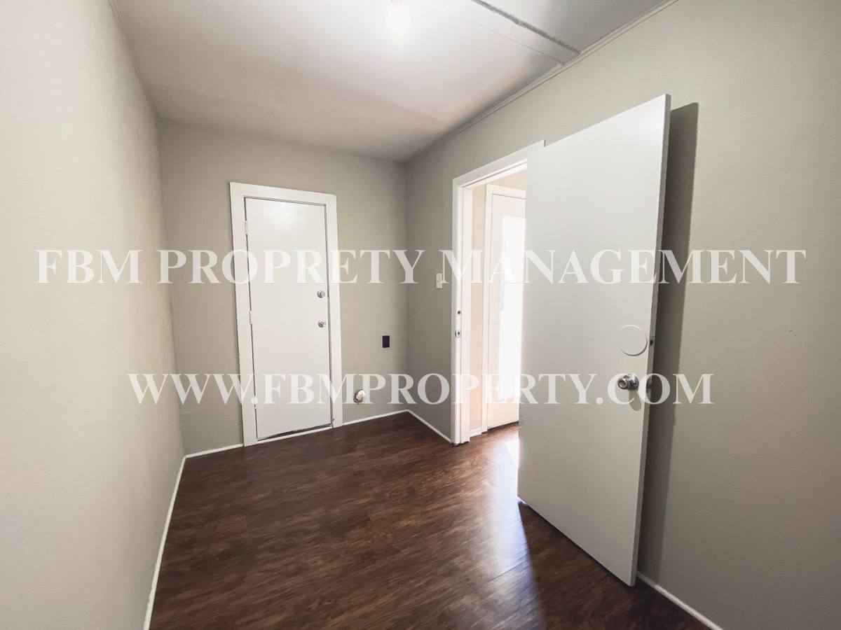 House for rent at 136 Highland Dr, Ennis, TX 75119