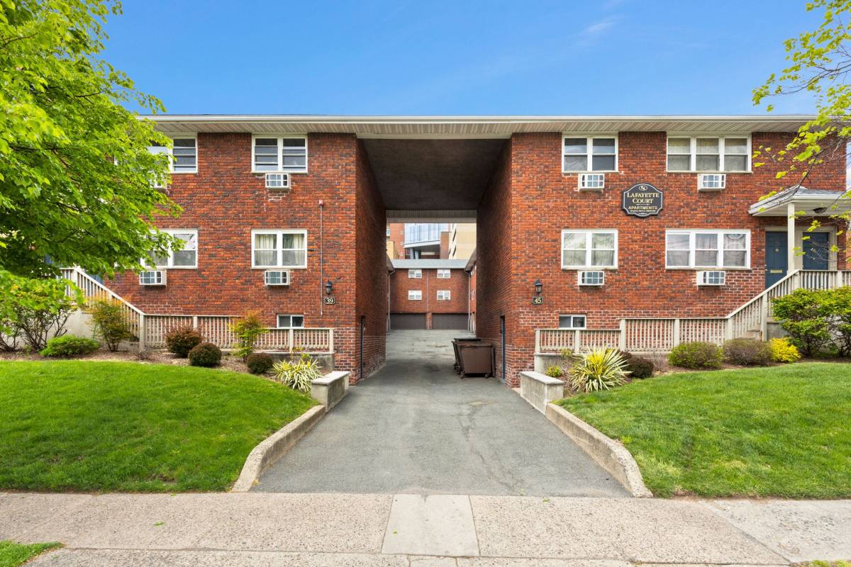 Apartment for rent at 39 First St, Hackensack, NJ 07601